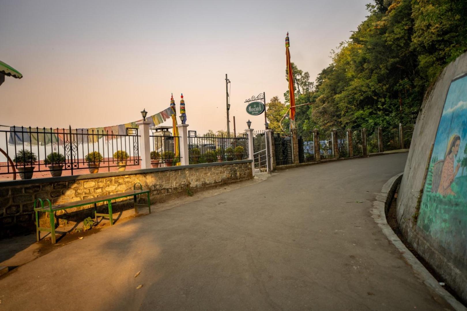Muscatel Nirvana - At The Mall Road Darjeeling  Exterior photo